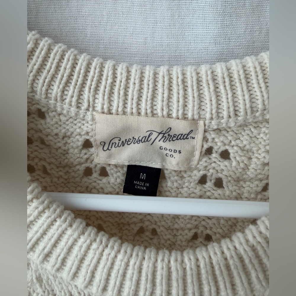 Universal Thread Women’s Openwork Sweater Vest Si… - image 2